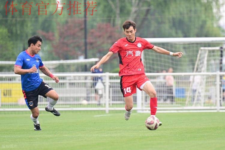 殷嘉明:“苏超”球员的双面人生 殷嘉明:“苏超”球员的双面人生